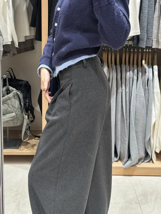 深灰色毛呢弯刀阔腿裤2026新款大码梨形身材显瘦休闲垂感西装裤子