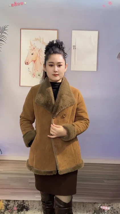 冬季长袖短外套女女装休闲直下摆保暖厚款