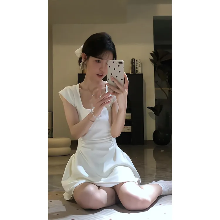 法式时尚高级名媛气质连衣裙女夏季新款褶皱收腰显瘦A字短裙ins潮