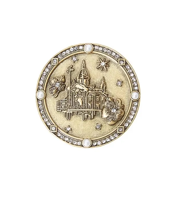 铜合金仿水晶胸针 季阿玛施新颖时尚复古浮雕圆牌胸针服装配饰品