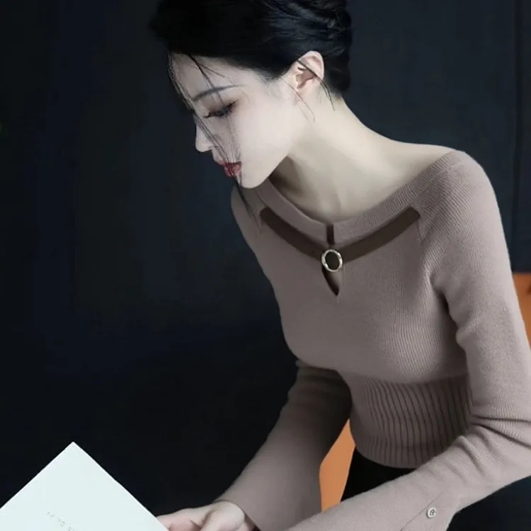 灰咖色一字肩针织衫2025秋季小众不撞款独特漂亮法式气质修身上衣