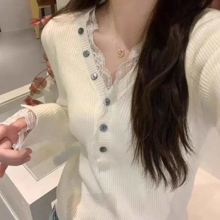 25010*法式蕾丝拼接长袖针织衫毛衣秋冬新款设计v领打底修身显瘦