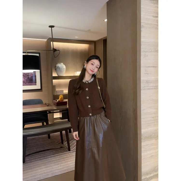 W·HAHA【柔光滤镜】高工艺钉钻圆领长袖绵羊毛毛衣开衫10363