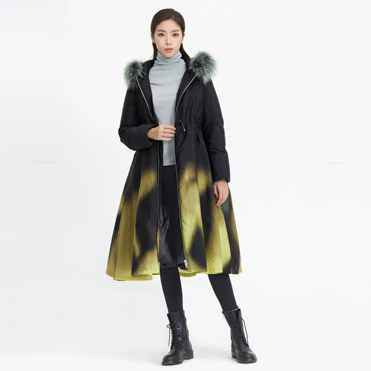 圣迪奥女装时尚高领连帽渐变宽松长款羽绒服外套S20482417