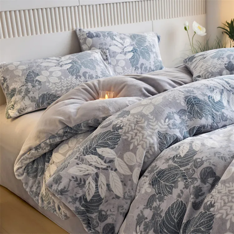 2025新款全消光牛奶绒9斤四件套印花雅丝绒宿舍三件套保暖锁温