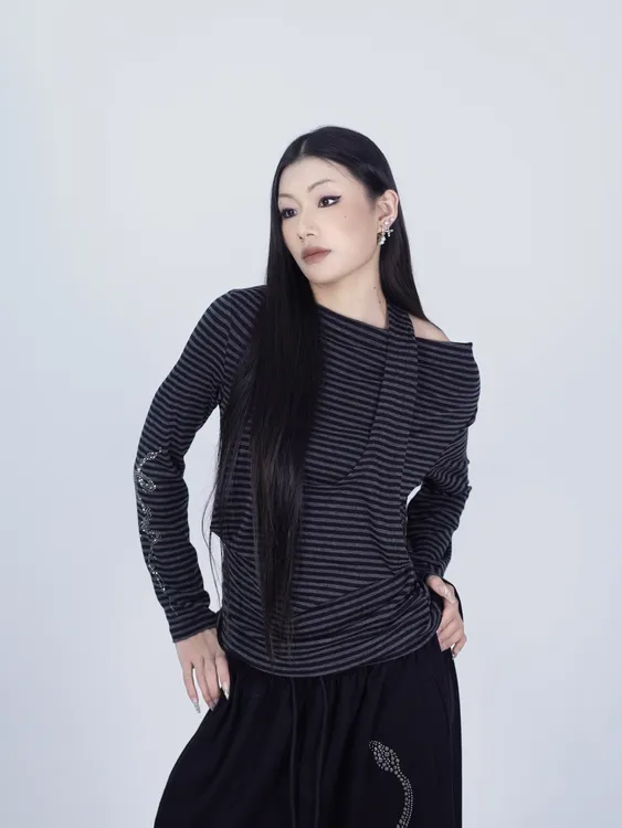 SUANS原创条纹修身钻石挂脖拼接假两件休闲百搭时尚长袖T恤