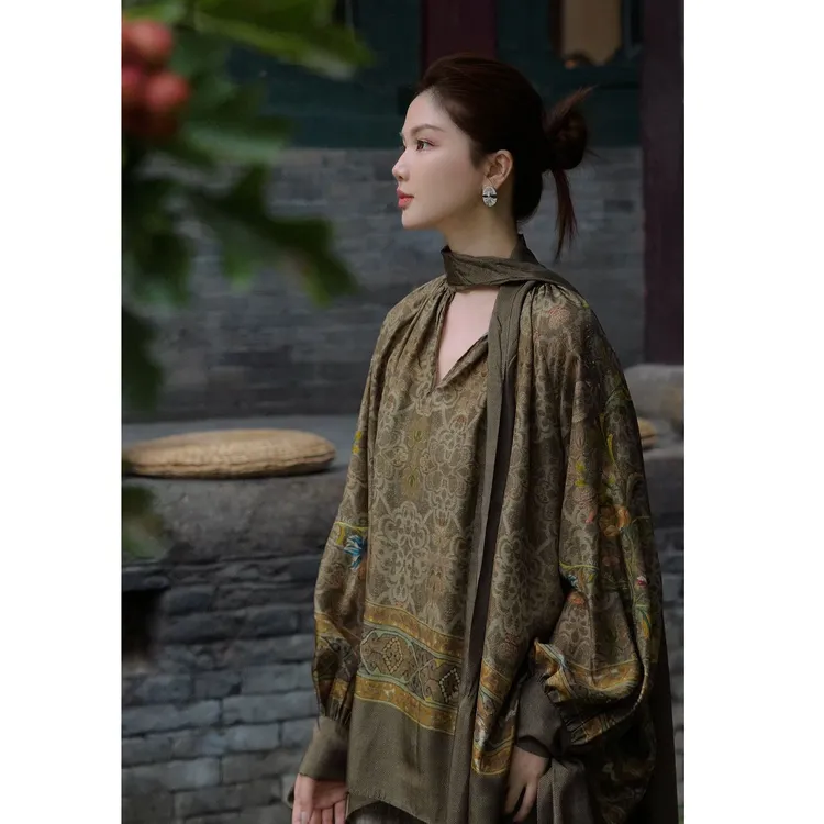 INTO THE EAST真丝印花系带衬衫