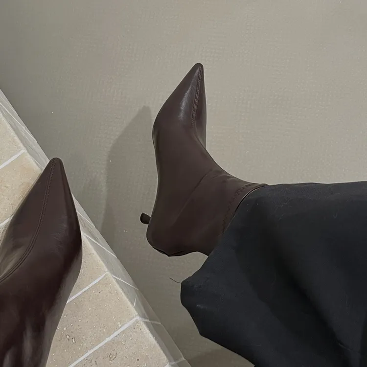 2025秋冬新品红色细跟尖头高跟短靴弹力瘦瘦靴软皮气质百搭女靴