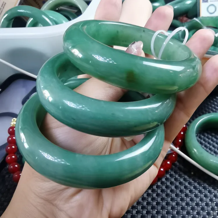 东陵玉老油料天然玉石菠菜绿微瑕清版平安镯常规