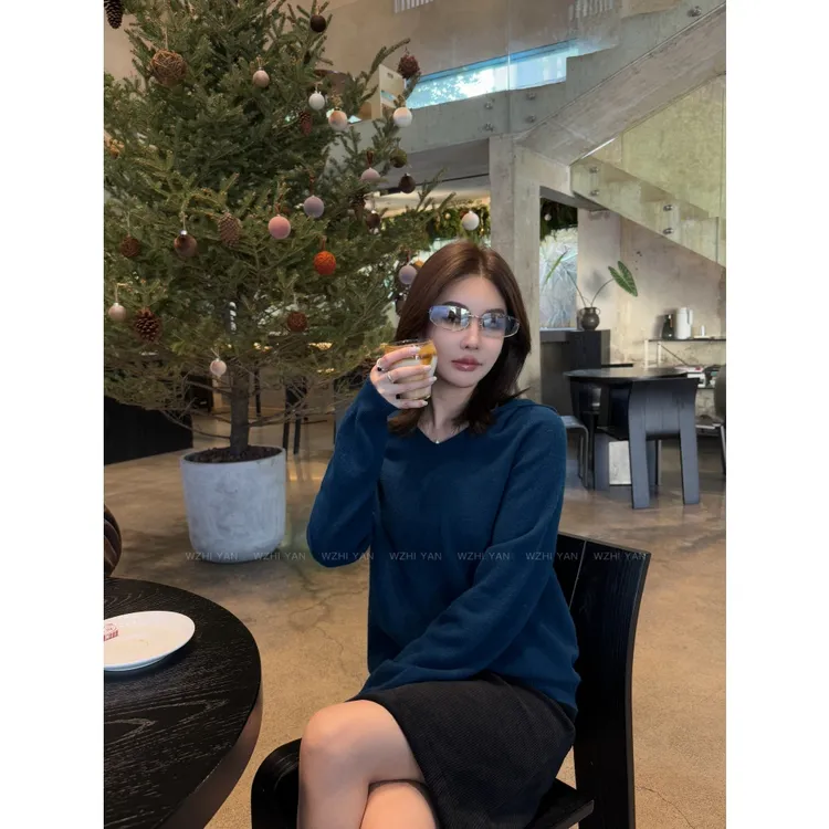 【赛里木湖】“100%羊毛"极简设计感V领连帽舒适保暖长袖毛衣X8030