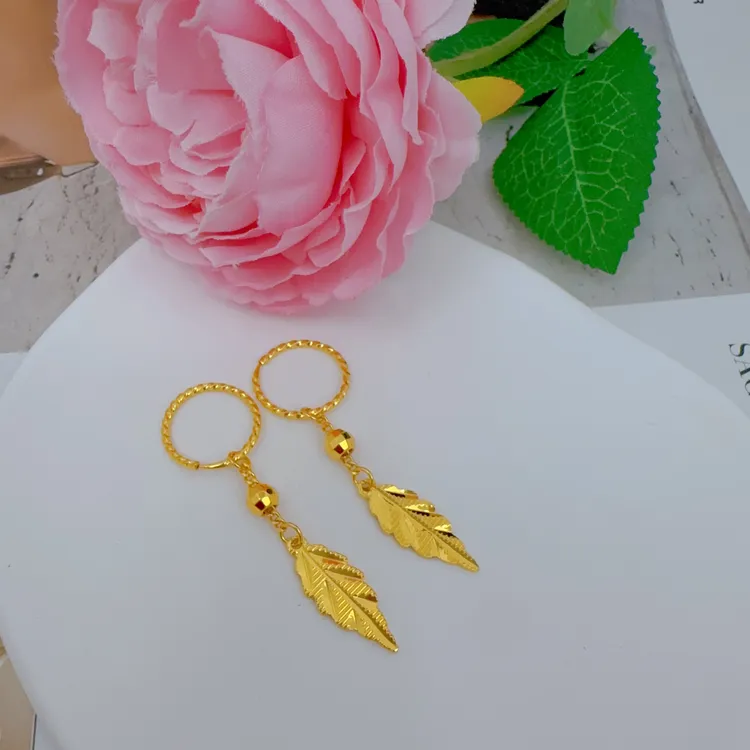 铜合金耳饰 颜色很正的金色叶子款圈圈耳吊耳环