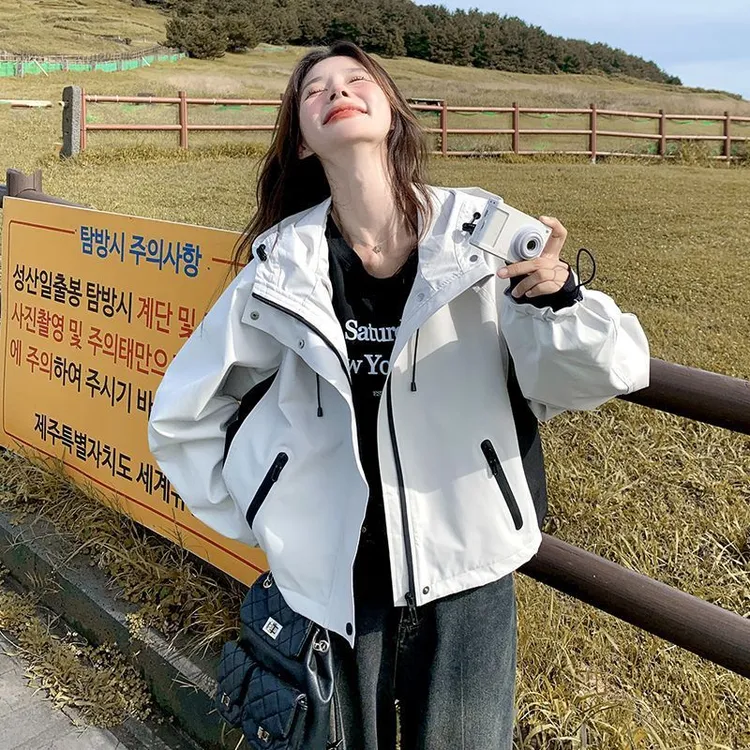 海澜之家运动【清仓】拼色连帽短款冲锋衣外套女2025春季新款高级感