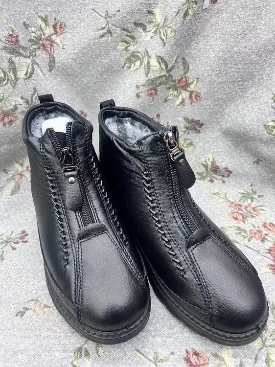 雪地靴冬季棉靴妈妈款秋冬款靴子防雪加绒内里休闲风