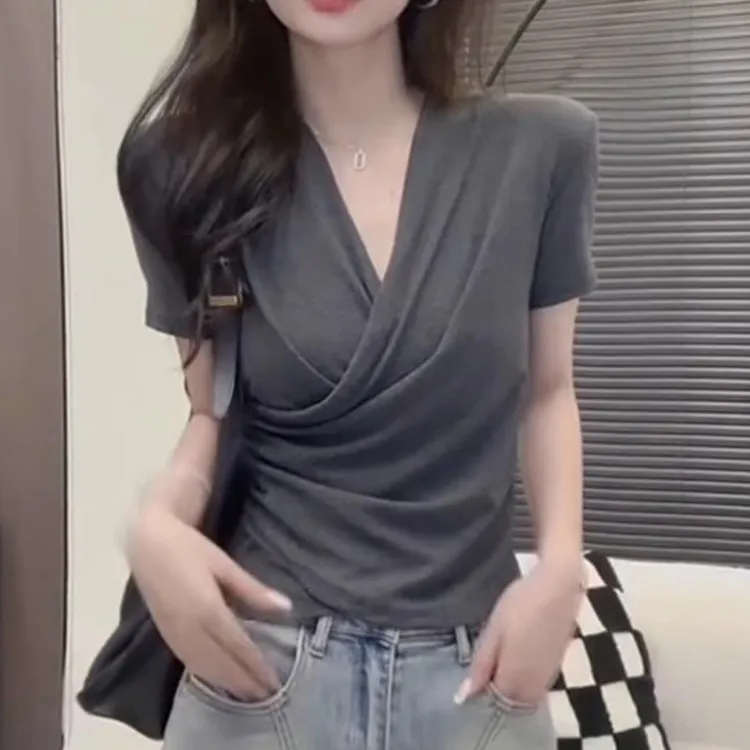气质修身显瘦百搭上衣夏季薄款胖MM大码女装设计感交叉V领短袖T恤