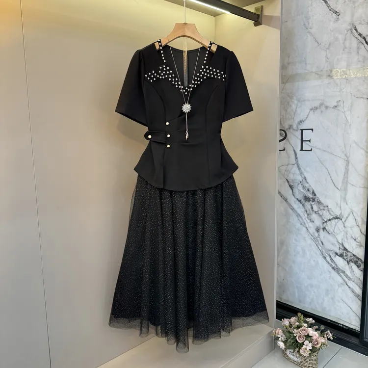 2025欧货时髦洋气重工钉珠腰部系带上衣+多层网纱闪闪半身裙7215