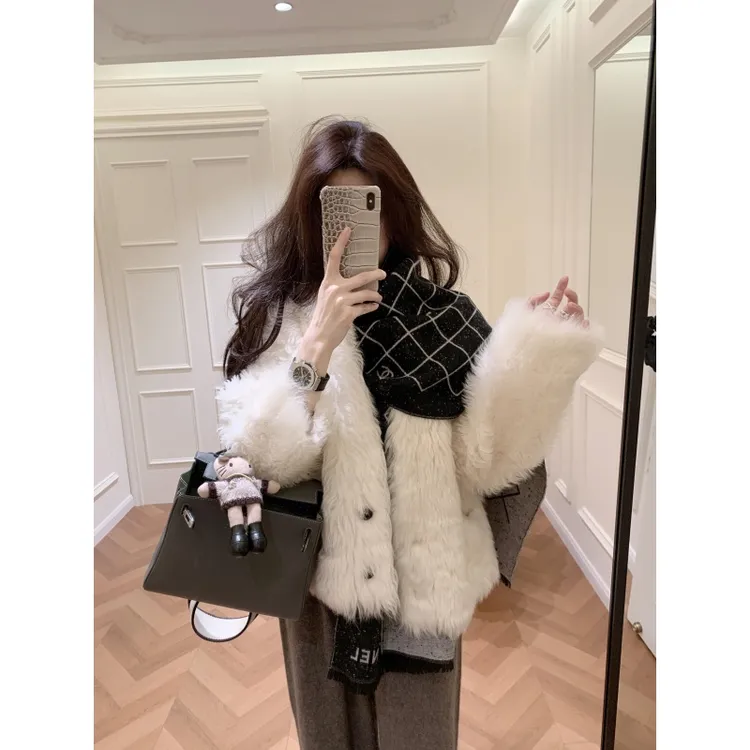 白色毛绒绒开衫外套女冬季2026年新款韩版宽松高腰休闲垂感阔腿裤