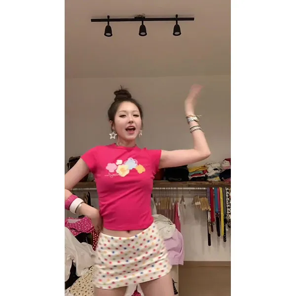 多巴胺花卉印花正肩短袖t恤女夏季新款设计感显瘦上衣+裙子套装