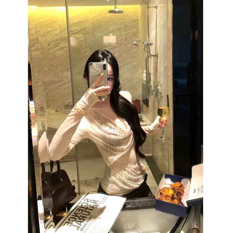 网纱烫钻亮片荡领长袖T恤女独特漂亮秋季新款上衣D895