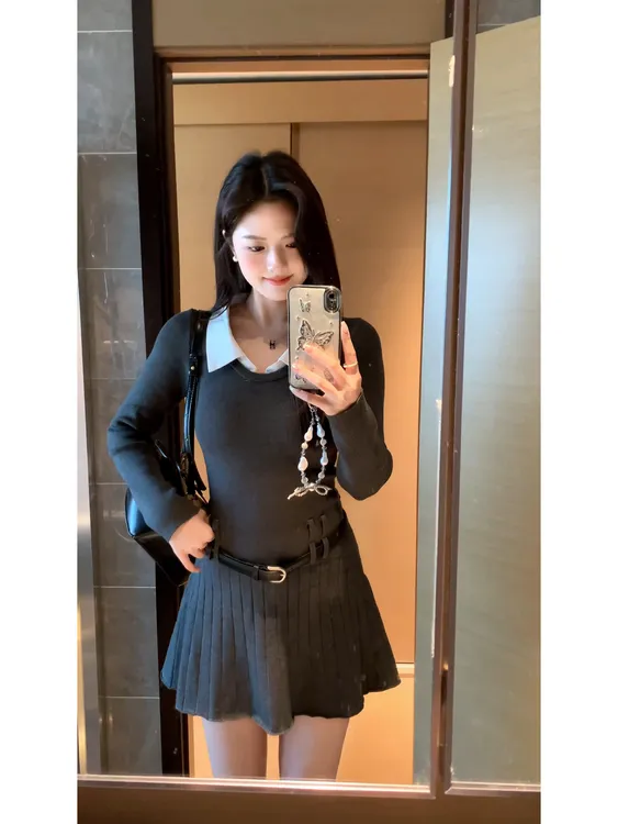 【现货】配腰带学院风假两件针织连衣裙女春季翻领长袖修身百褶短裙
