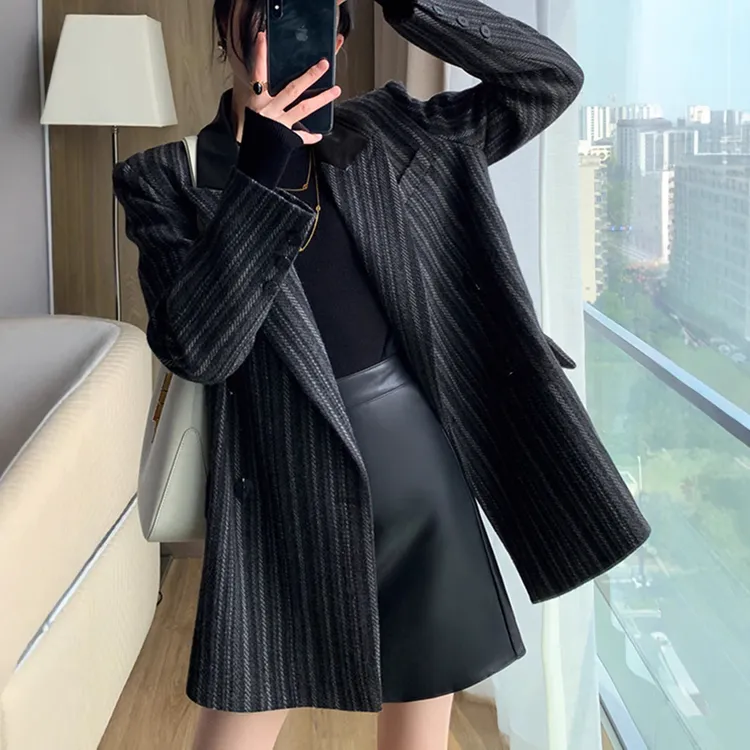 高级感大码加棉西装毛呢外套女200斤设计感宽松休闲条纹西服胖mm