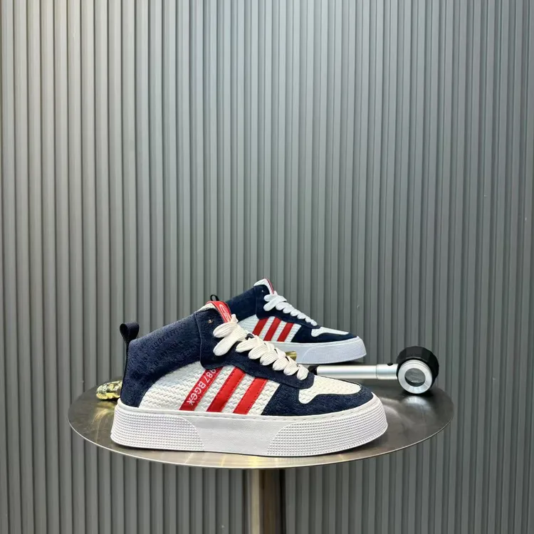 运动休闲鞋休闲风青春潮流高帮休闲鞋学院风轻职风