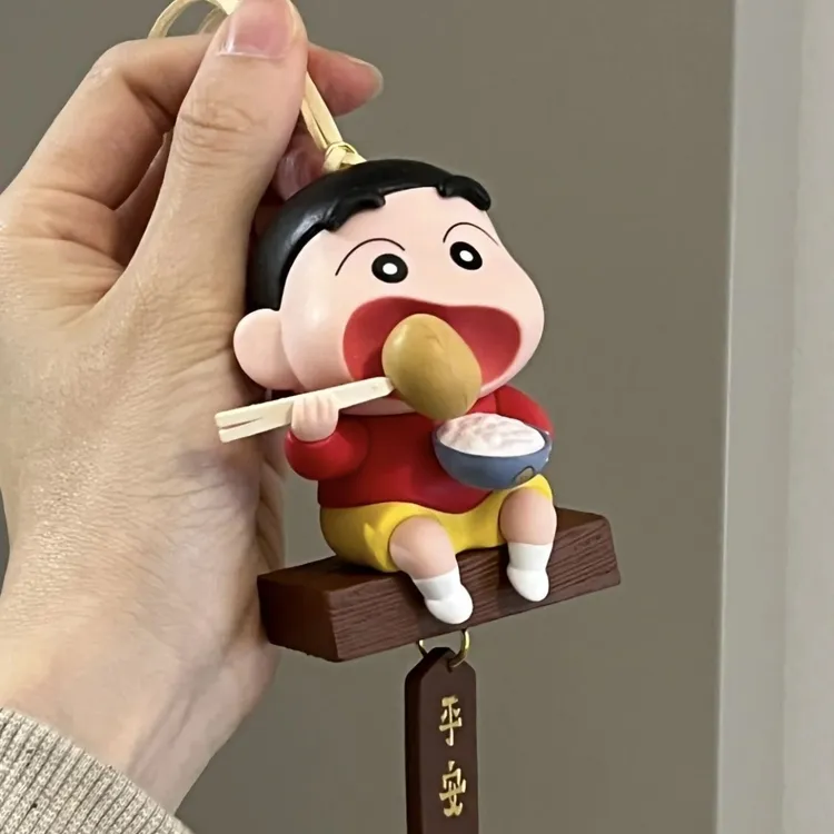 创意新款蜡笔小新吃土豆马铃薯挂件车挂可爱潮玩车载挂件装饰礼物