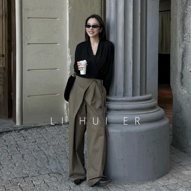 LiHuiEr李慧儿【宇宙巡回】2025秋季气质卡其色休闲裤子LL025528