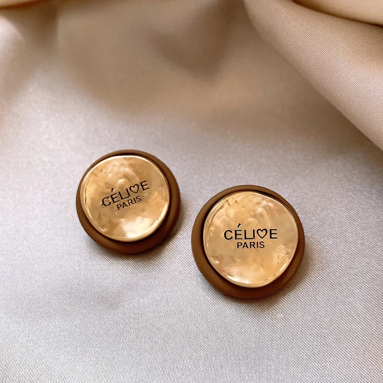 铜合金耳饰 美拉德撞色金色磨砂字母耳钉轻奢高级感耳饰小众耳环