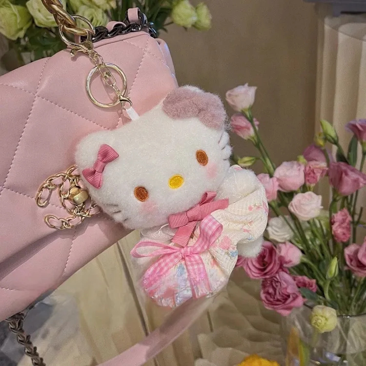 甜甜圈玩偶挂饰kitty公仔蝴蝶结挂件猫玩偶卡通书包萌趣毛绒格子
