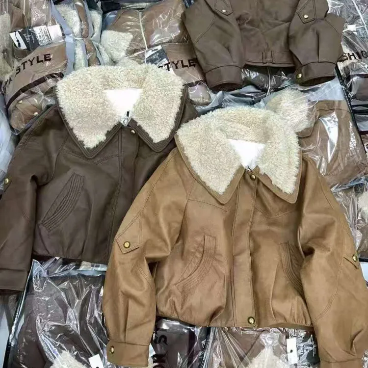 【晴儿家】初冬短款时尚显瘦娃娃领设计休闲简约宽松棉服外套88389