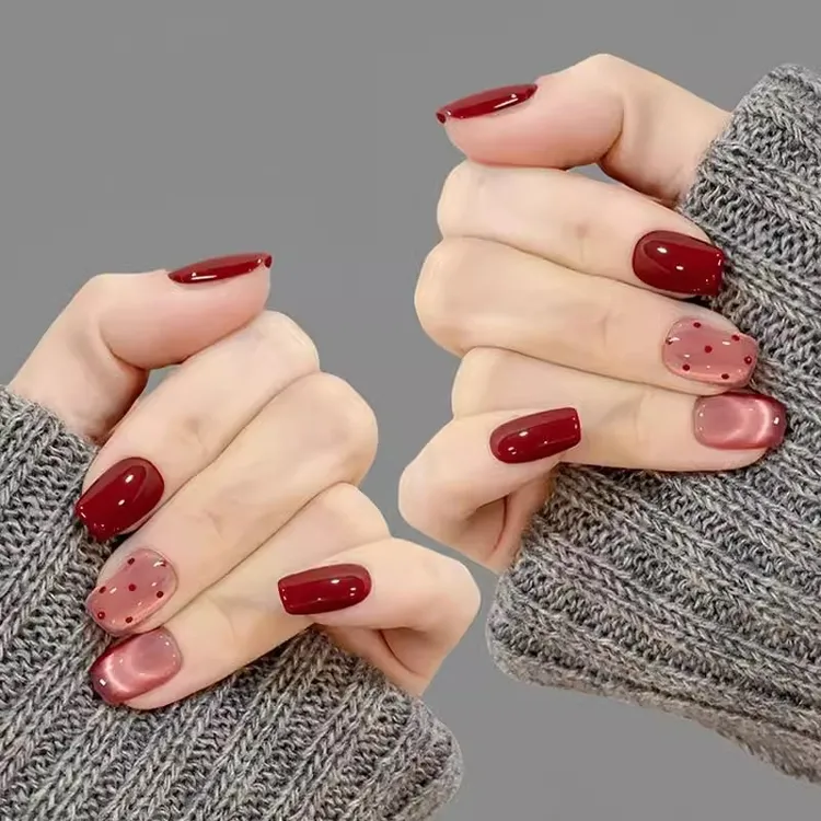 新年美甲秋冬气质显白红色波点猫眼美甲手工穿戴甲防水可拆卸成品