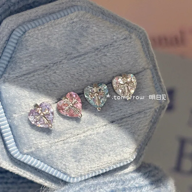 反叛甜心 爆闪爱心十字架耳骨钉女2025新款小众设计甜酷百搭耳饰