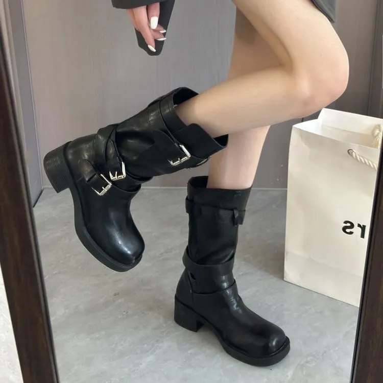 时尚百搭英伦风厚底马丁靴女鞋2025秋冬新款皮带扣增高时装靴短靴