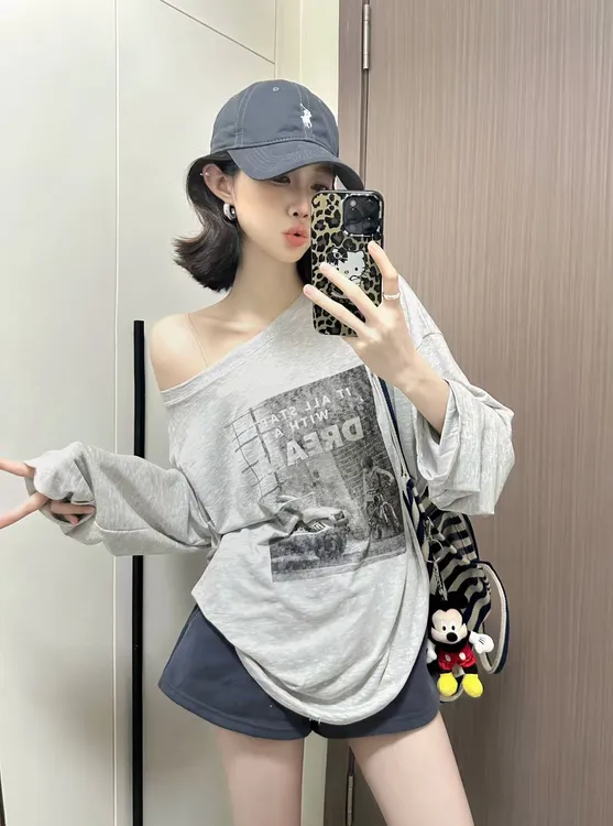 花生酱 新款欧美印花斜肩长袖上衣女宽松慵懒休闲防晒衫空调衫潮