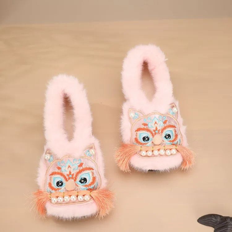 国潮虎头鞋女成人外穿冬季2025新款加绒软底棉鞋非遗民俗风绣花鞋