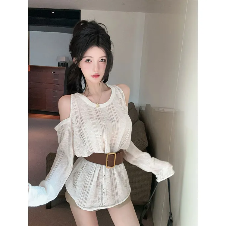 设计感白色露肩长袖T恤针织衫女秋季宽松防晒罩衫配腰带半身裙裤