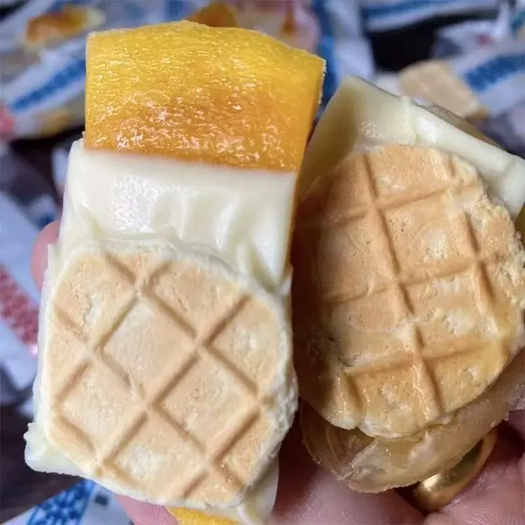 内蒙古特产夹心奶皮三合一果干奶酪奶脆皮零食