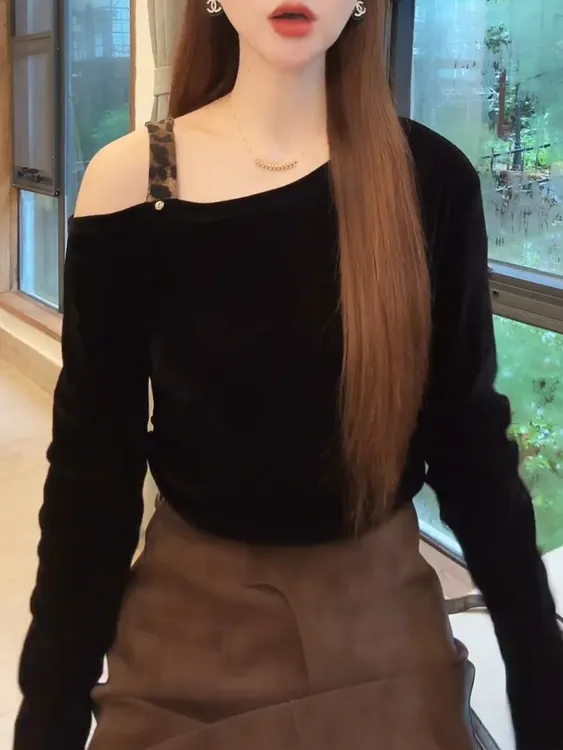 丝绒黑色打底衫女秋冬内搭2025年新款豹纹露肩长袖t恤高级感上衣