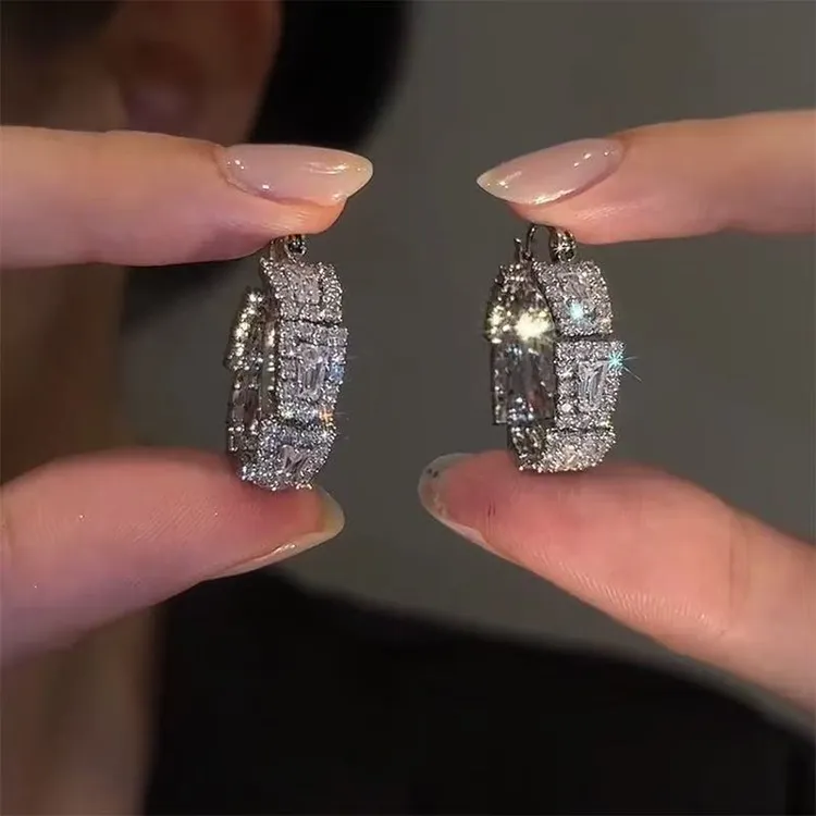 铜合金耳饰 铜合金耳饰银色女复古耳环耳圈百搭耳饰夸张时尚风