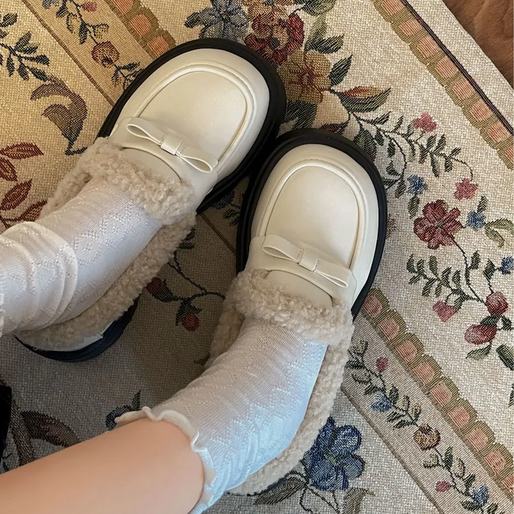 南在南方白色法式加绒小皮鞋女2025新款春秋配裙子英伦风乐福鞋子