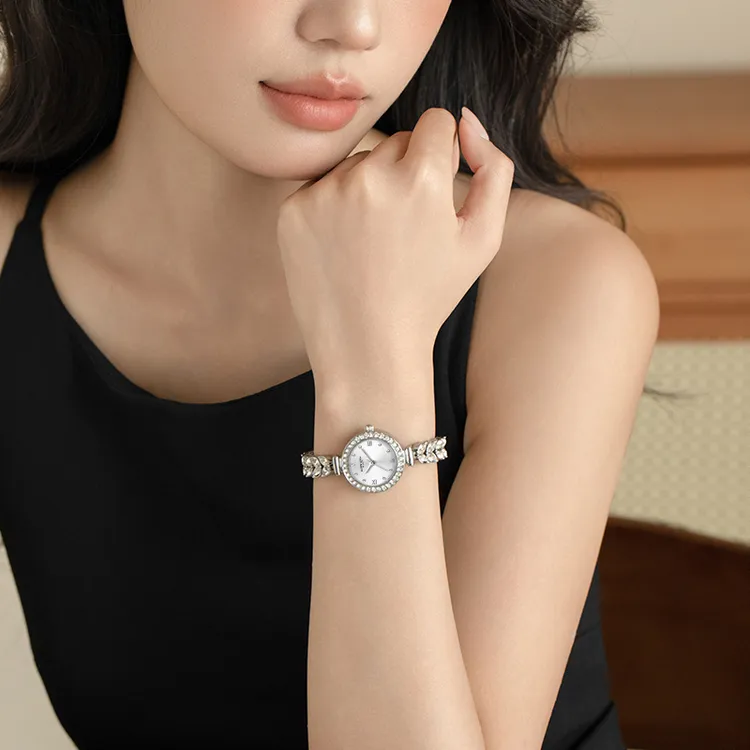 2025新款手表女美人鱼手链小巧精致轻奢小众防水女士手表送礼物