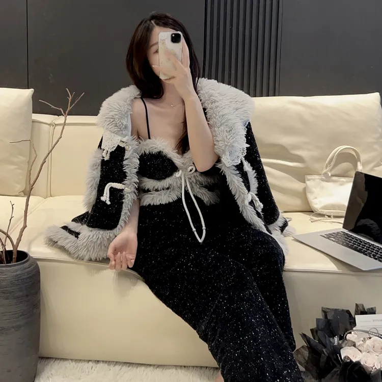 珊瑚绒睡衣女秋冬季新款保暖长袖长裤吊带三件套装闪闪性感家居服