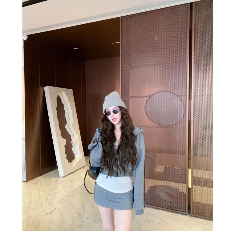 媛媛【松弛的自我】运动系休闲长袖百搭时尚套装（上衣+裙子）#TZ0837