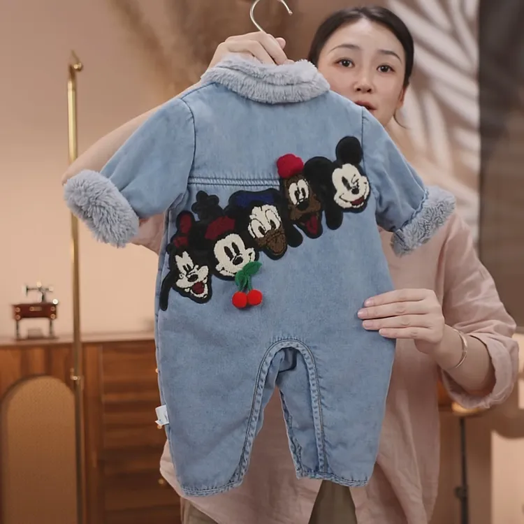 婴儿秋冬衣服男女宝宝可爱超萌牛仔米奇连体衣冬装加绒加厚外出服