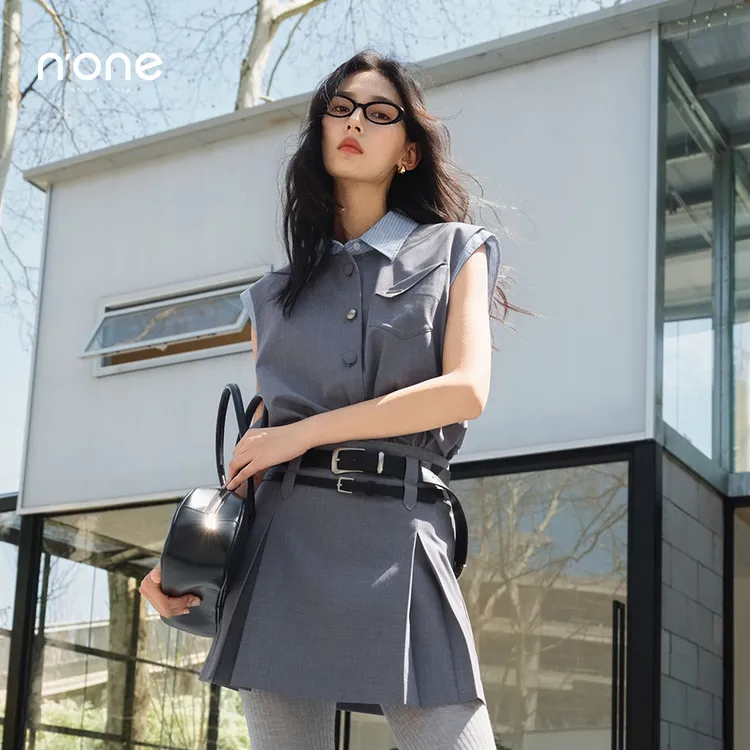 none 假两件衬衫领西装马甲女2025秋新款箱型短款单排扣无袖外套