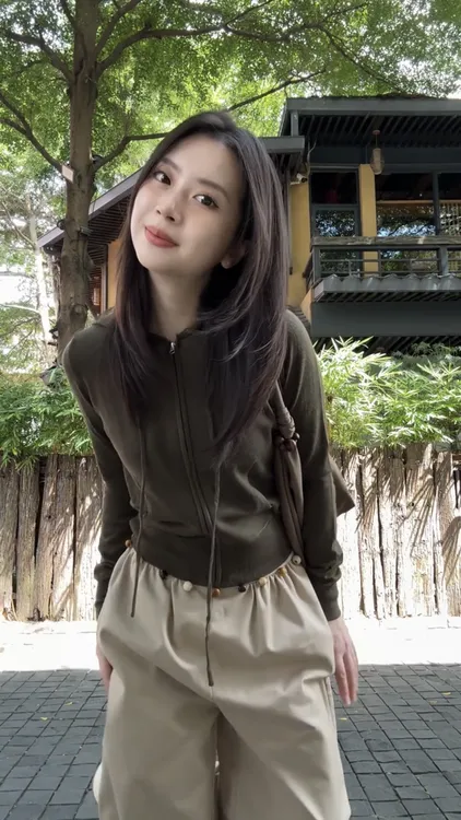 韩系气质短款拉链外套女2025新款秋季百搭显瘦阔腿裤两件套装