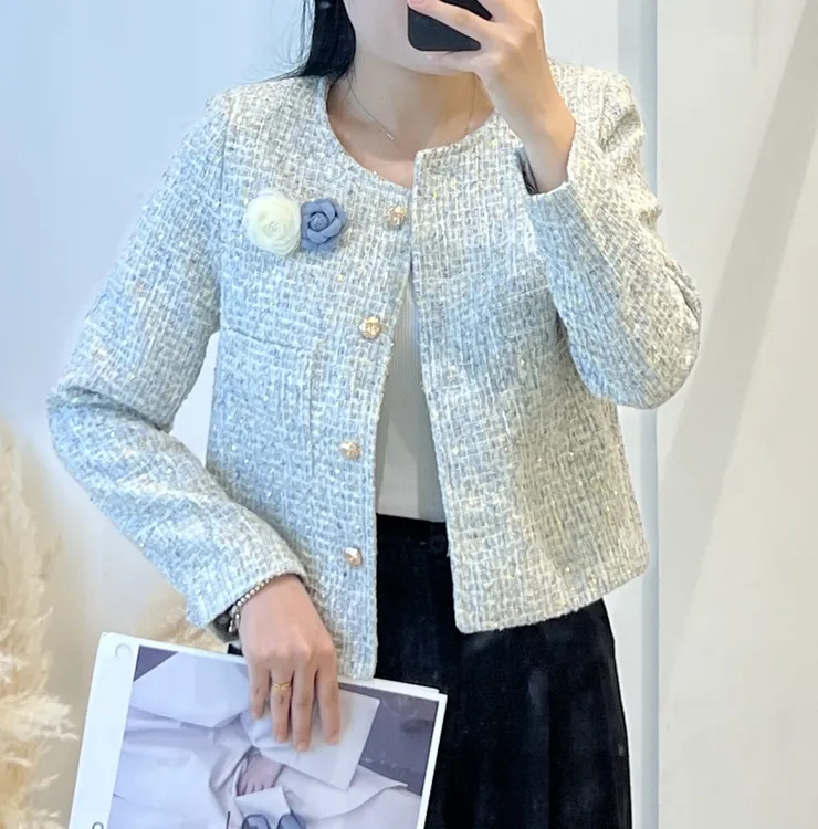 秋季小香风外套女短外套别致小花朵秋冬修身小个子轻奢百搭上衣