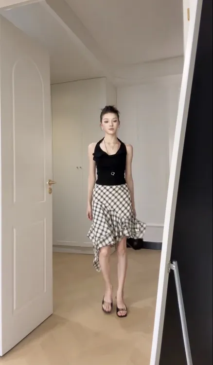 夏季新款洋气衣服女纯欲风辣妹设计感上衣高腰气质显瘦半身裙套装