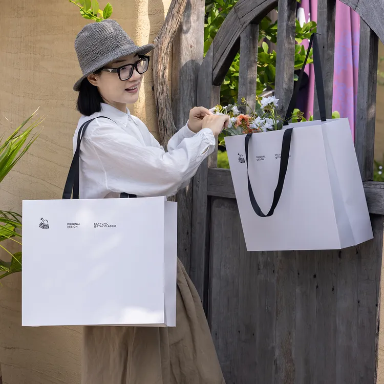 商场通用高档纸袋手提袋加厚纸袋子定制logo服装店手提袋子礼品袋