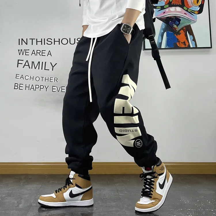 大码男士潮流卫裤宽松束脚健身运动裤男青年百搭字母印花休闲男裤